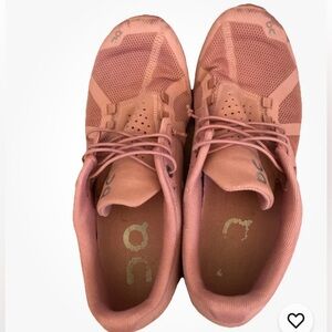 On Cloud Slip On Elastic Lace Pink Athletic Sneaker Shoes Woman’s Size 8.5